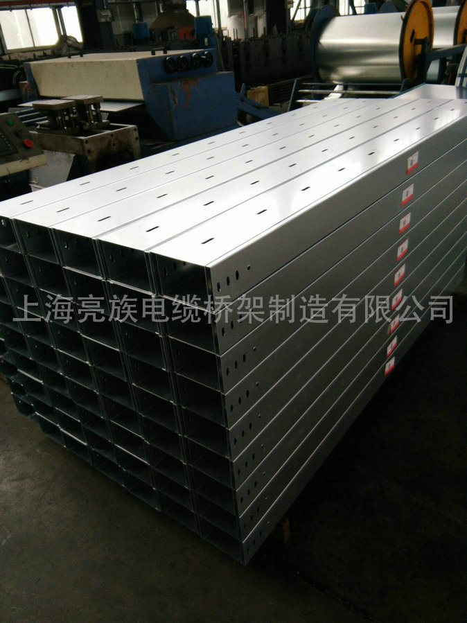 轻型高强度桥架的负载荷是什么？